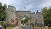 PICTURES/Arundel Castle/t_Gate1.jpg